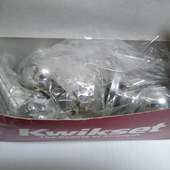 Kwikset Polo Round Privacy Door Knob Chrome - Picture 11 of 13